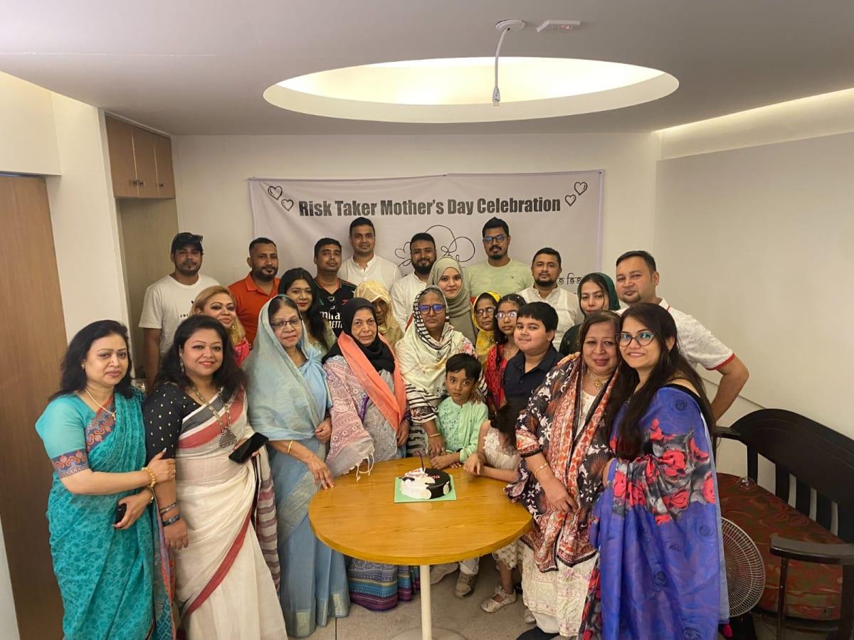 Mother’s Day — Cake Cutting